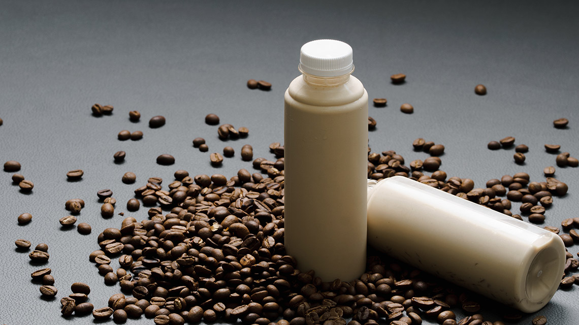 Authenticity | Es Kopi Satu Liter, Obat Rindu Milenial Pada Coffee Shop
